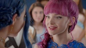 Descendants.2.2017.1080p.AMZN.WEBRip.DDP5.1.x264-TVSmash.mkv - 00224