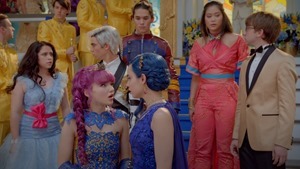 Descendants.2.2017.1080p.AMZN.WEBRip.DDP5.1.x264-TVSmash.mkv - 00241