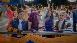 Descendants.2.2017.1080p.AMZN.WEBRip.DDP5.1.x264-TVSmash.mkv - 00248