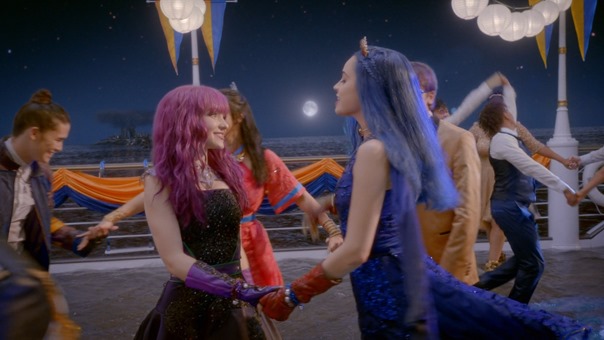 Descendants.2.2017.1080p.AMZN.WEBRip.DDP5.1.x264-TVSmash.mkv - 00255