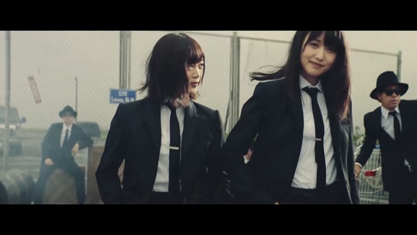 欅坂46 MECHAKARI CM 風に吹かれても篇 15秒 30秒ver 平手友梨奈 眼鏡スーツ姿でダンス Keyakizaka46 - YouTube.MKV - 00023