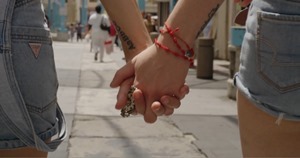 AVAN LAVA - Sisters (Official Uncensored Version) - YouTube.MP4 - 00041