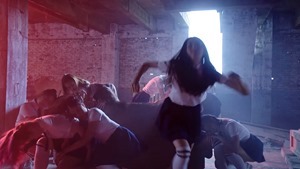 [Official MV] - ยังไม่ชิน (Still) - EMMA PAM - YouTube.MKV - 00029