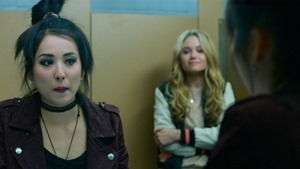 Marvels.Runaways.S01E01.Reunion.1080p.Hulu.WEB-DL.AAC2.0.H.264-QOQ.mkv - 00035