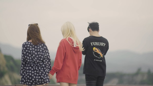 G I R L F R I E N D - ไม่เคย-Synkornize ( Unofficial MV ) - YouTube.MKV - 01;16;56.767