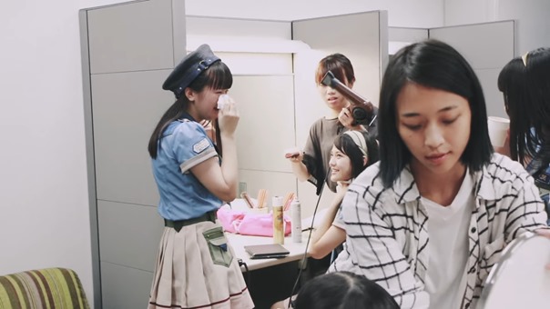 =LOVE Documentary - episode5 -【2017-debut year part1】.MKV - 00180