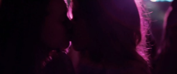 BLUE MY MIND Bande Annonce (2018) Adolescent, Fantastique.MP4 - 00019