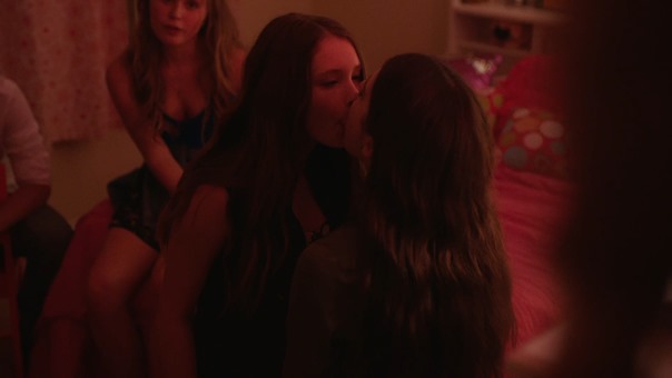 Sharp.Objects.S01E06.Cherry.1080p.AMZN.WEB-DL.DDP5.1.H.264-NTb.mkv - 00546