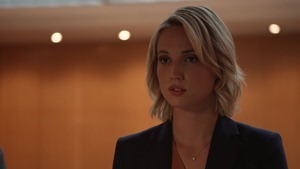 Good.Trouble.S01E01.DTLA.1080p.AMZN.WEB-DL.DDP5.1.H.264-KiNGS.mkv - 00070