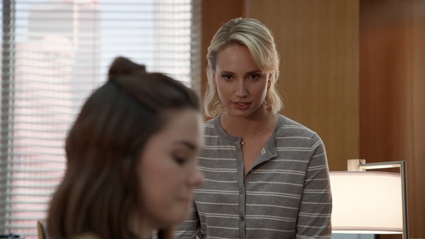 Good.Trouble.S01E02.The.Coterie.1080p.AMZN.WEB-DL.DDP5.1.H.264-KiNGS.mkv - 00069