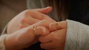 Yuri da 07.mp4 - 12;50;05.212