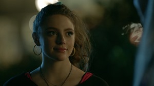 Legacies.S02E05.Screw.Endgame.1080p.AMZN.WEB-DL.DDP5.1.H.264-KiNGS.mkv - 14;58;39.010
