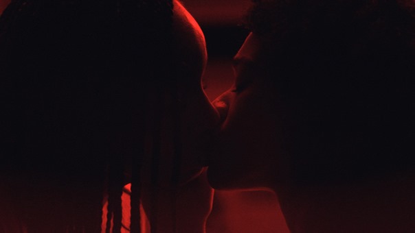 Little.Fires.Everywhere.S01E06.2160p.WEB.h265-NiXON.mkv - 15;44;28.097