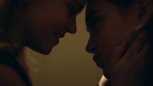 Little.Fires.Everywhere.S01E07.2160p.WEB.h265-NiXON.mkv - 01;22;44.078