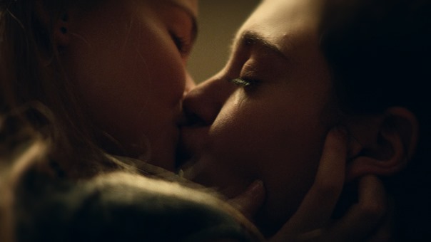 Little.Fires.Everywhere.S01E07.2160p.WEB.h265-NiXON.mkv - 01;28;08.186