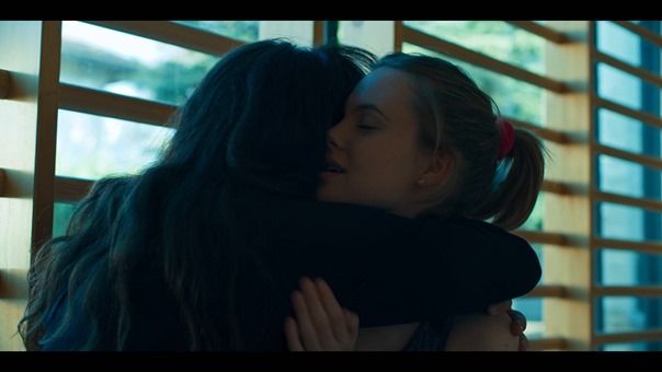 Curon.S01E03.1080p.WEB.H264-CRYPTIC.mkv - 14;17;22.894