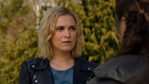 The.100.S07E16.The.Last.War.1080p.AMZN.WEB-DL.DD5.1.H.264-CasStudio.mkv_snapshot_40.56.276