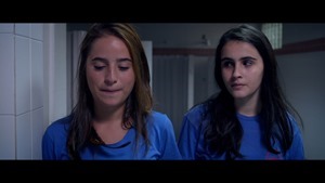 K.M.P.2015.PORTUGUESE.ENSUBBED.1080p.AMZN.WEBRip.DD5.1.x264-NTG.mkv_snapshot_01.23.03.285