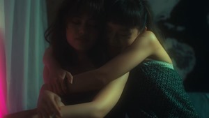 Chaleeda - Cigarettes [Official Music Video].mp4_snapshot_03.53.241