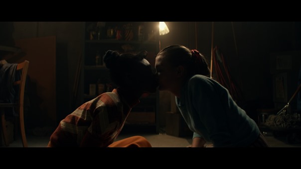 Them.S01E07.HDR.2160p.WEB.H265-GLHF.mkv - 09;19;00.949