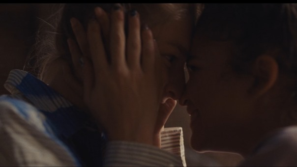 E.U.S00E02.Part.2.Jules.1080p.AMZN.WEB.DL.DD5.1.H264.KiNGS.26225.mkv_snapshot_27.55.574