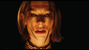 Euphoria.US.S02E01.Trying.to.Get.to.Heaven.Before.They.Close.the.Door.1080p.HMAX.WEB-DL.DD5.1.x264-KiNGS.mkv_snapshot_00.49.54.121