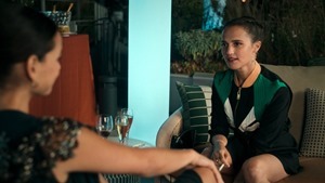 Irma.Vep.E01.The.Severed.Head.1080p.HMAX.WEB-DL.DD5.1.H.264-playWEB.mkv_snapshot_13.08.494