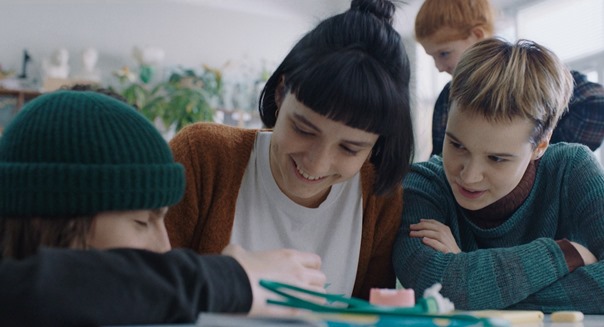 Stop-Zemlia.2021.1080p.BluRay.DD5.1.x264-EA.mkv_snapshot_01.05.49.458