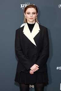 MV5BODEyNmE1ZGUtMGQwZi00YTBlLWEwNzEtMTc4MGUwNmUyNjRjXkEyXkFqcGdeQXVyMTUzMTg2ODkz._V1_