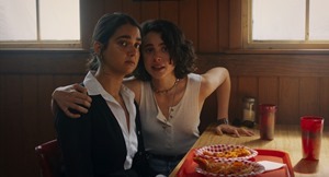 drive-away.dolls.2024.hdr.2160p.web.h265-showmeonthedollwherehetouchedyou.mkv_snapshot_00.26.07.284