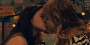 R.V.S01E01.Pilot.1080p.NF.WEB-DL.DUAL.DDP5.1.Atmos.H.264-FLUX.mkv_snapshot_28.34.914