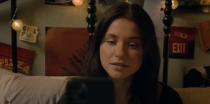 R.V.S01E04.Ahole.bb.1080p.NF.WEB-DL.DUAL.DDP5.1.Atmos.H.264-FLUX.mkv_snapshot_05.31.764