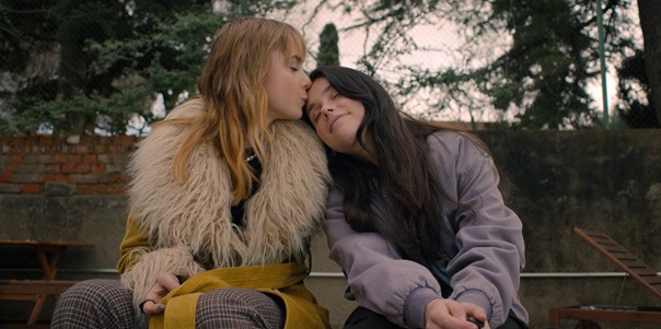 R.V.S01E04.Ahole.bb.1080p.NF.WEB-DL.DUAL.DDP5.1.Atmos.H.264-FLUX.mkv_snapshot_32.45.039